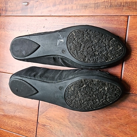 Black Floral Women's Flats - Picture 8 of 8